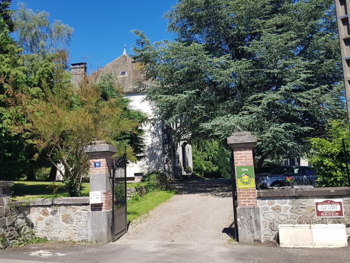ラ・ブルブール Domaine Les Pradets Bed & Breakfast エクステリア 写真
