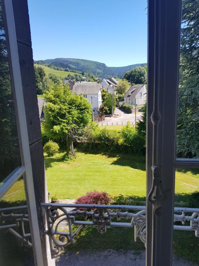 ラ・ブルブール Domaine Les Pradets Bed & Breakfast エクステリア 写真