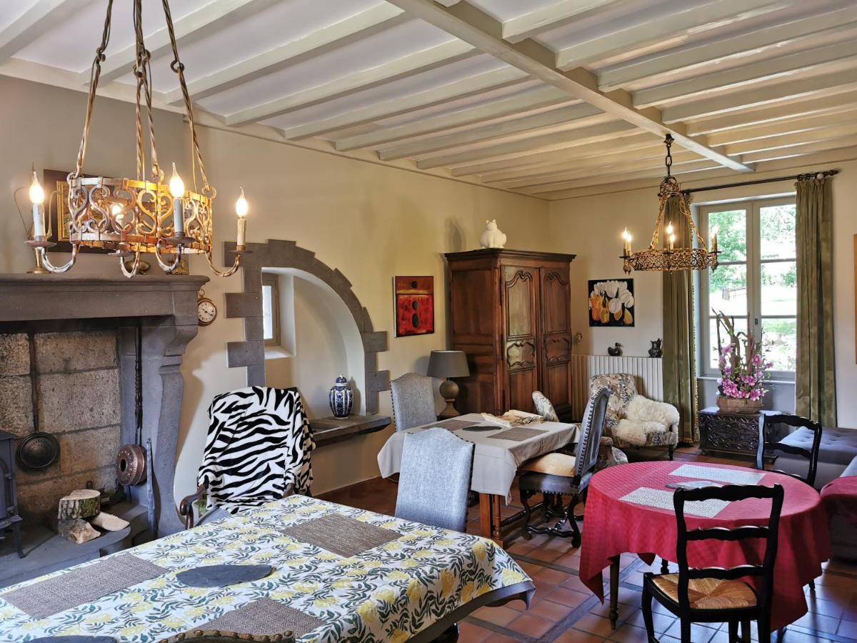 ラ・ブルブール Domaine Les Pradets Bed & Breakfast エクステリア 写真